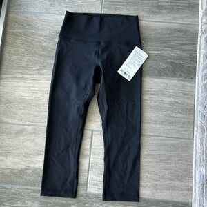 Lululemon size 6 wunder under high rise crop NWT